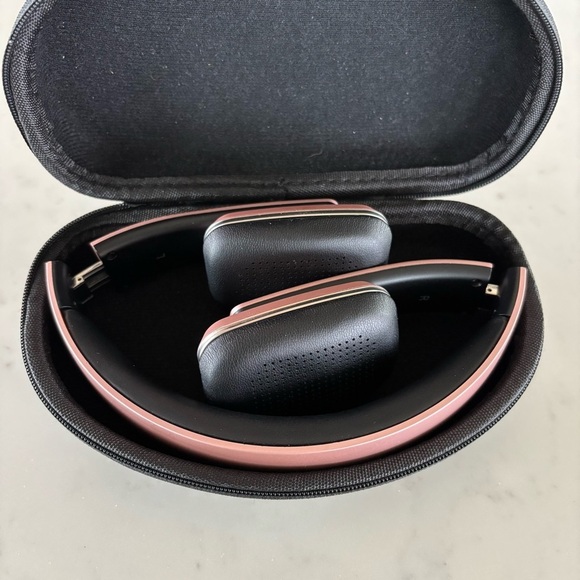 Belink Rose Gold Wireless Headphones - Picture 2 of 8